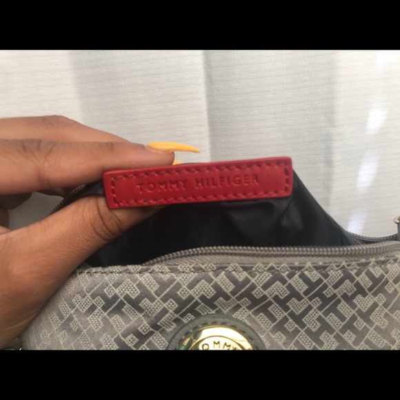 Tommy Hilfiger purse and wallet set . - Picture 7 of 7